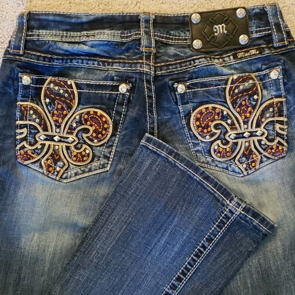 Miss Me "Fleur-De-Lis" Jeans JP5897B4